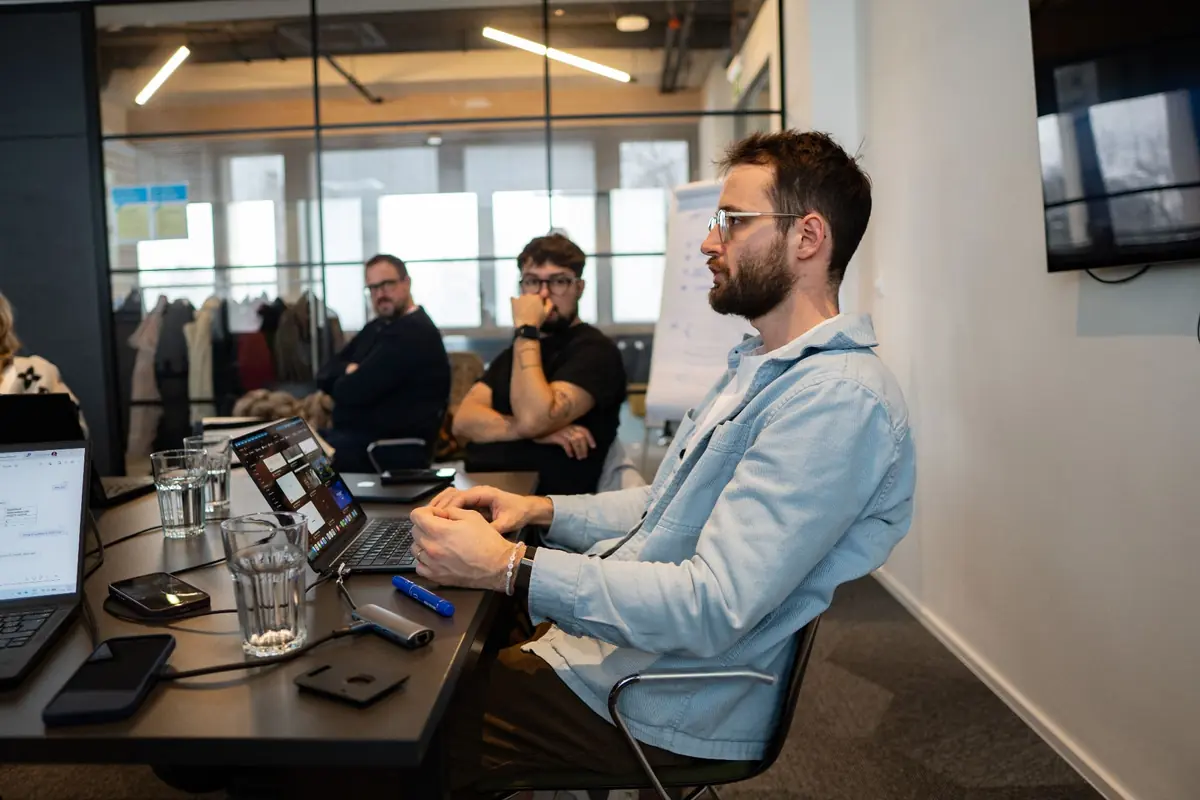 Lektor vedie workshop pre firemný tím